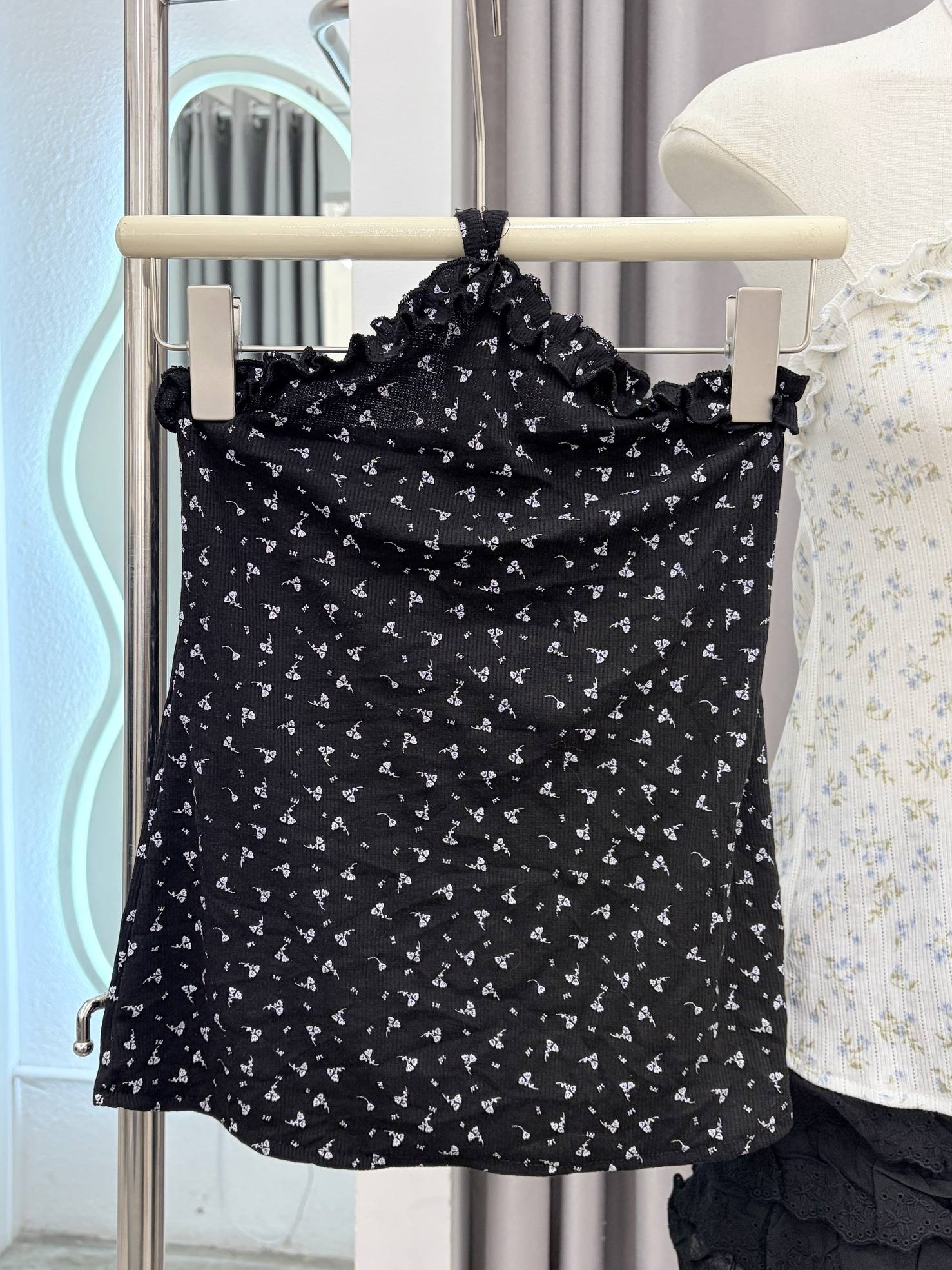 Floral halter cami top