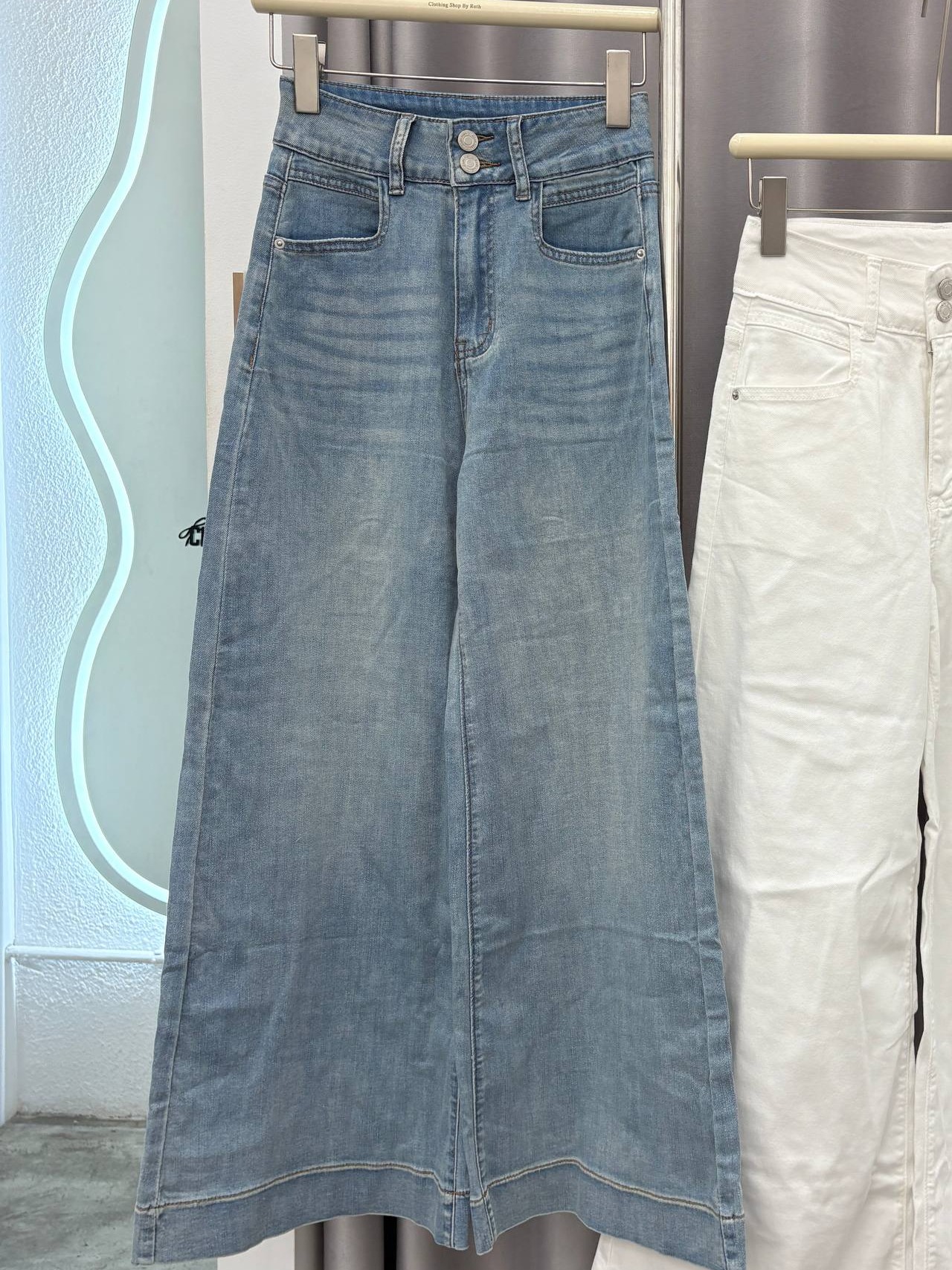 Double-button high-waisted wide-leg jeans