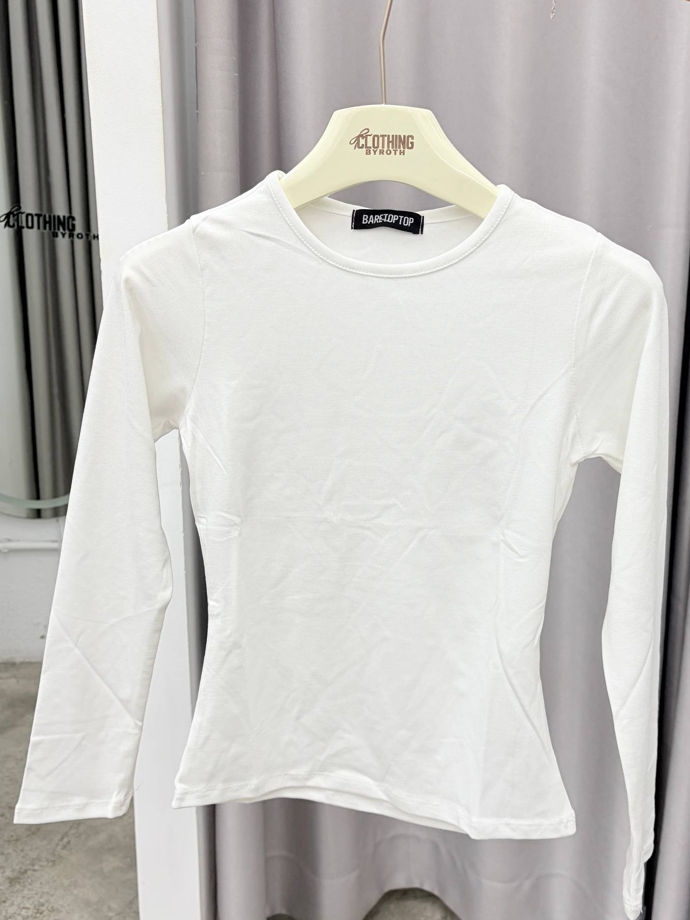 Fitted long-sleeve basic top