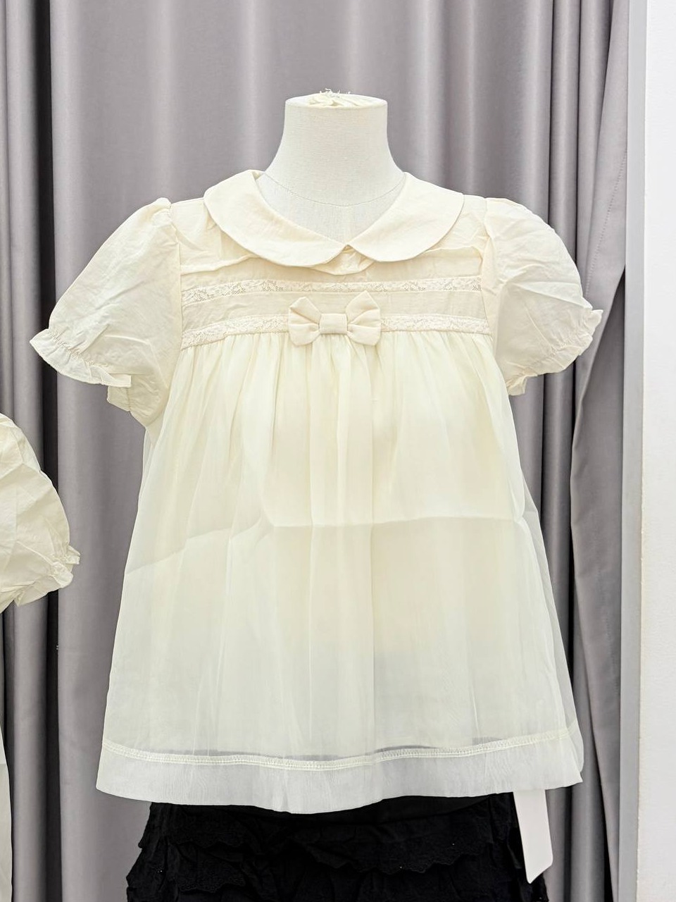Peter Pan collar bow-front