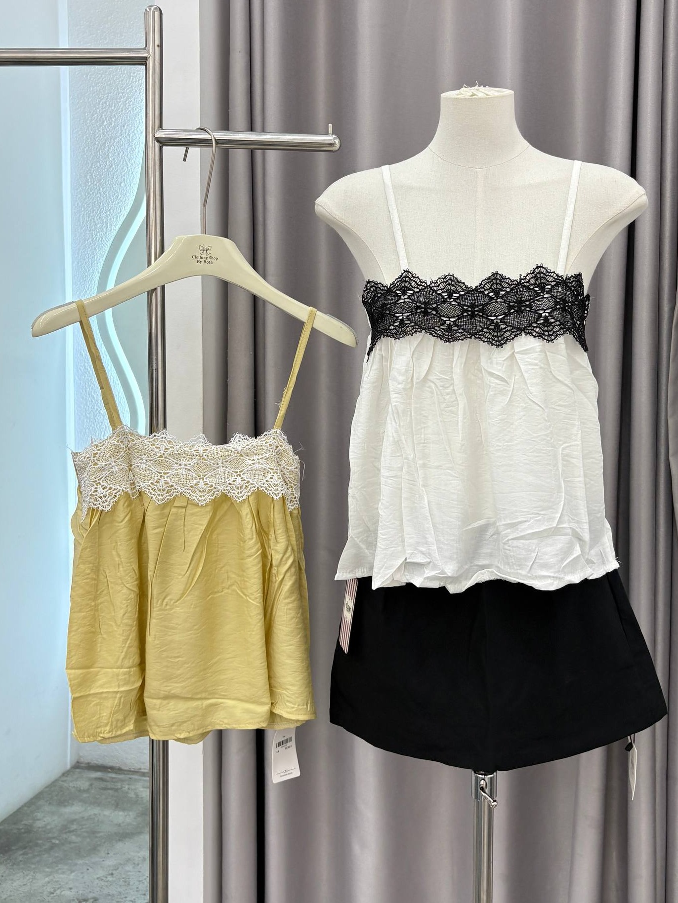 Contrast lace-bust camisole