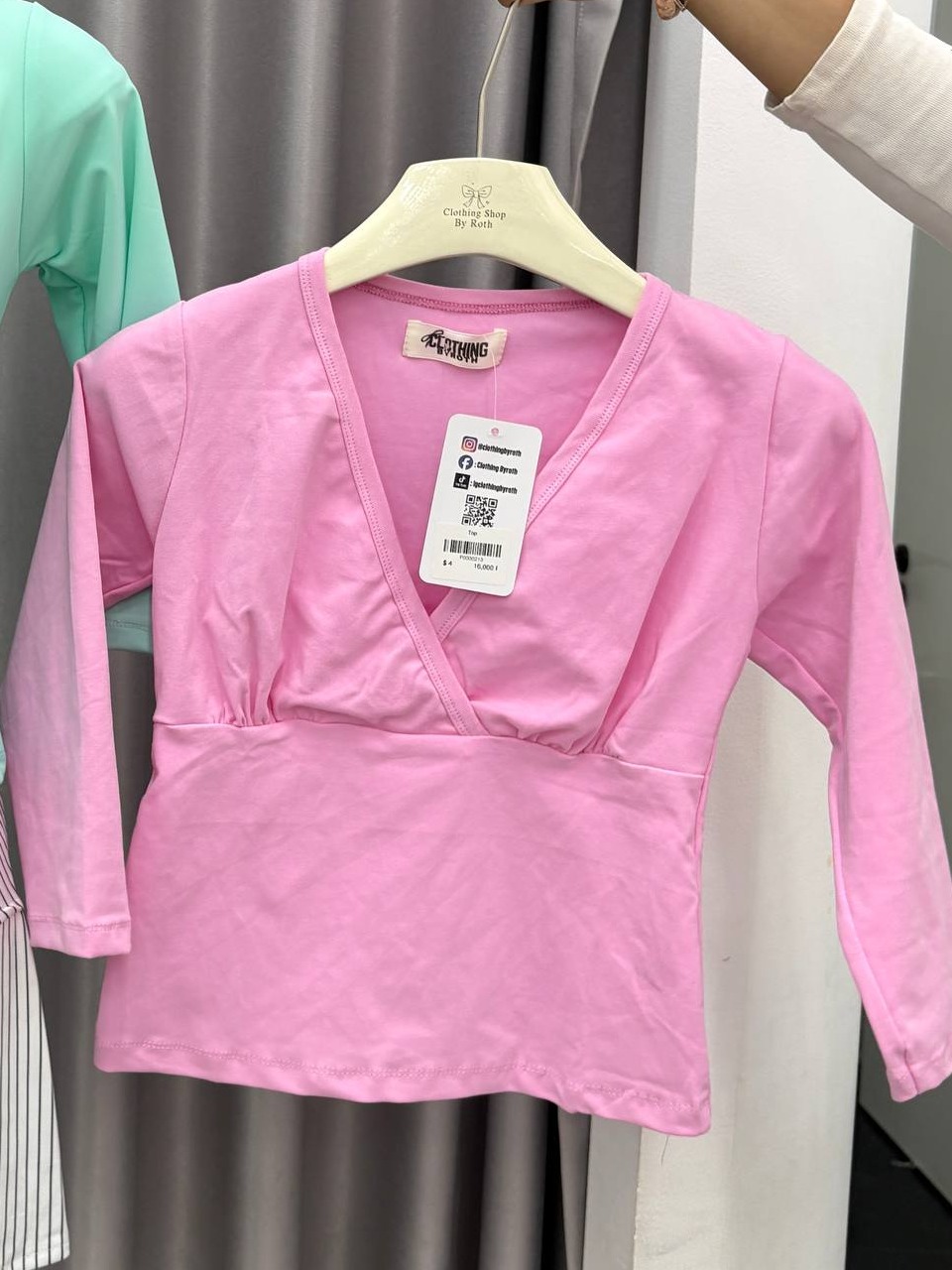 Surplice V-neck 3/4-sleeve top