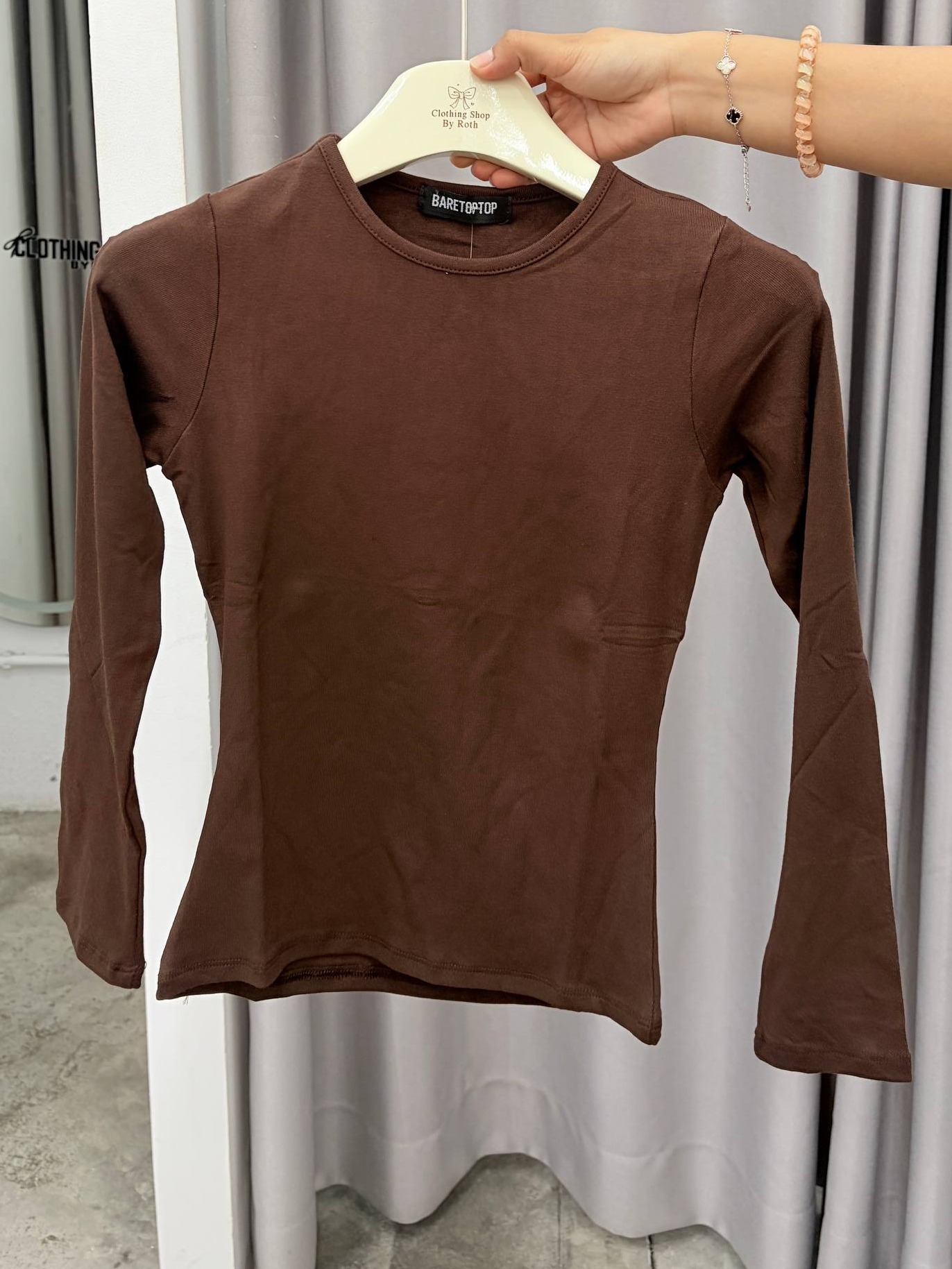 Fitted long-sleeve basic top