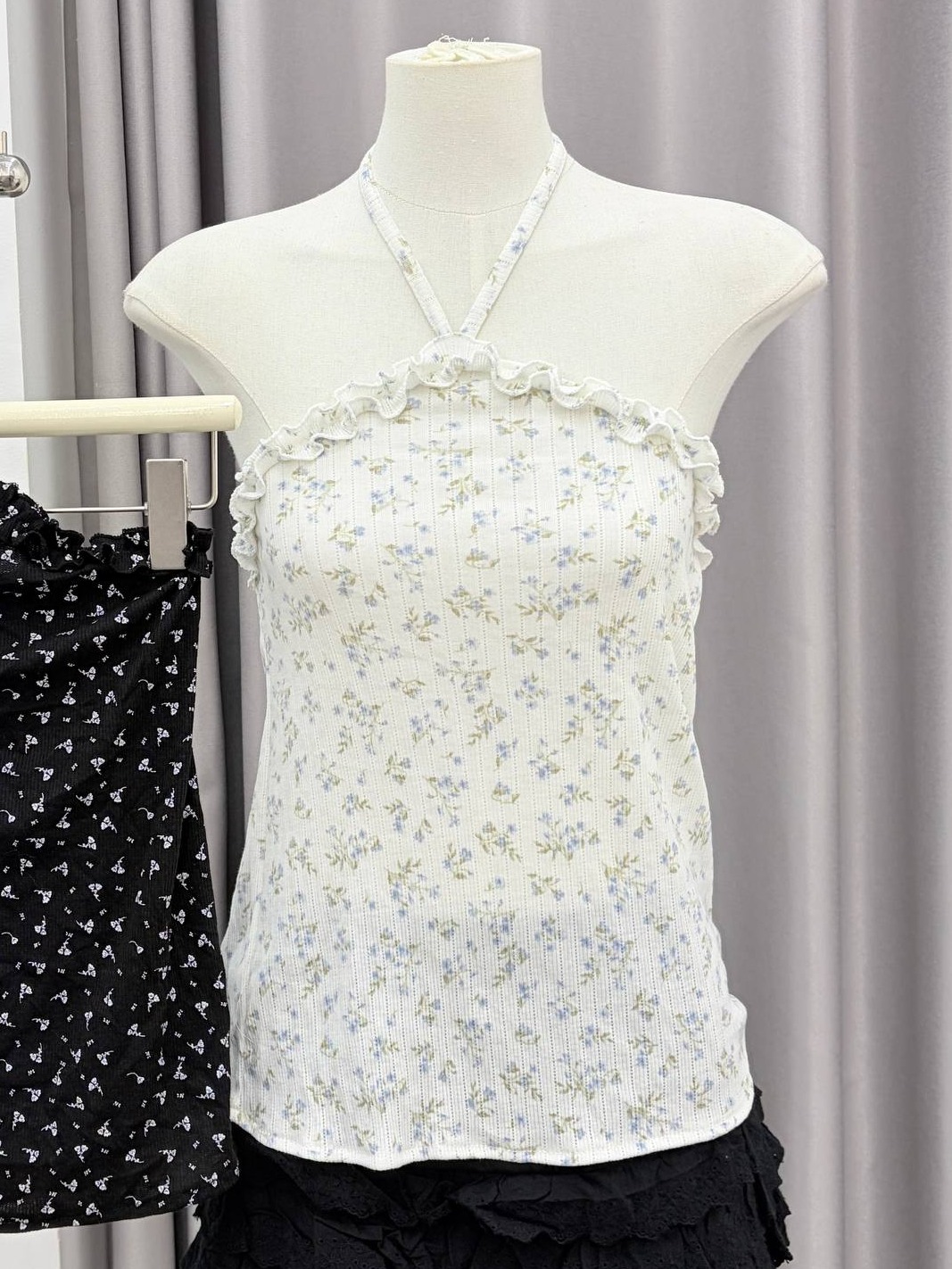 Floral halter cami top