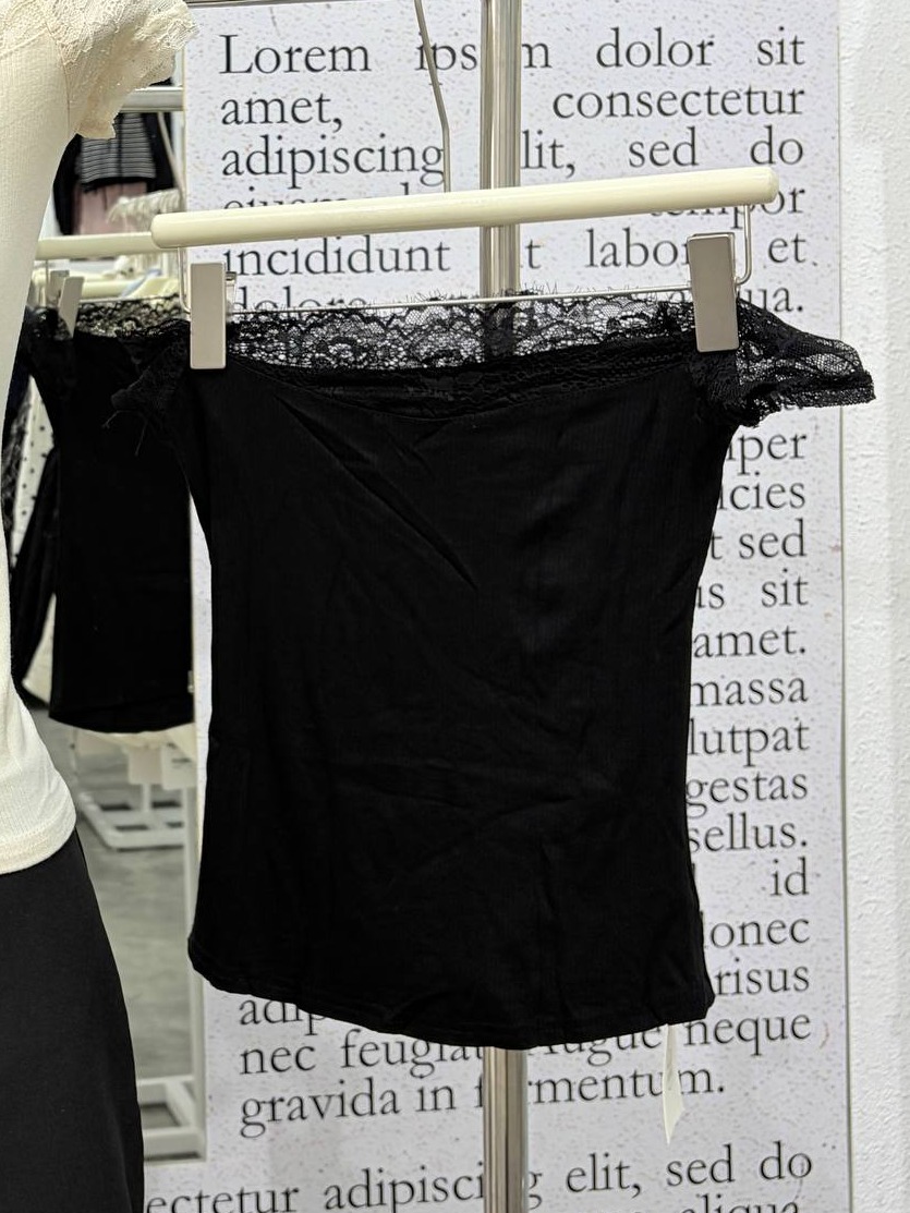 Lace-trim off-the-shoulder cap-sleeve top