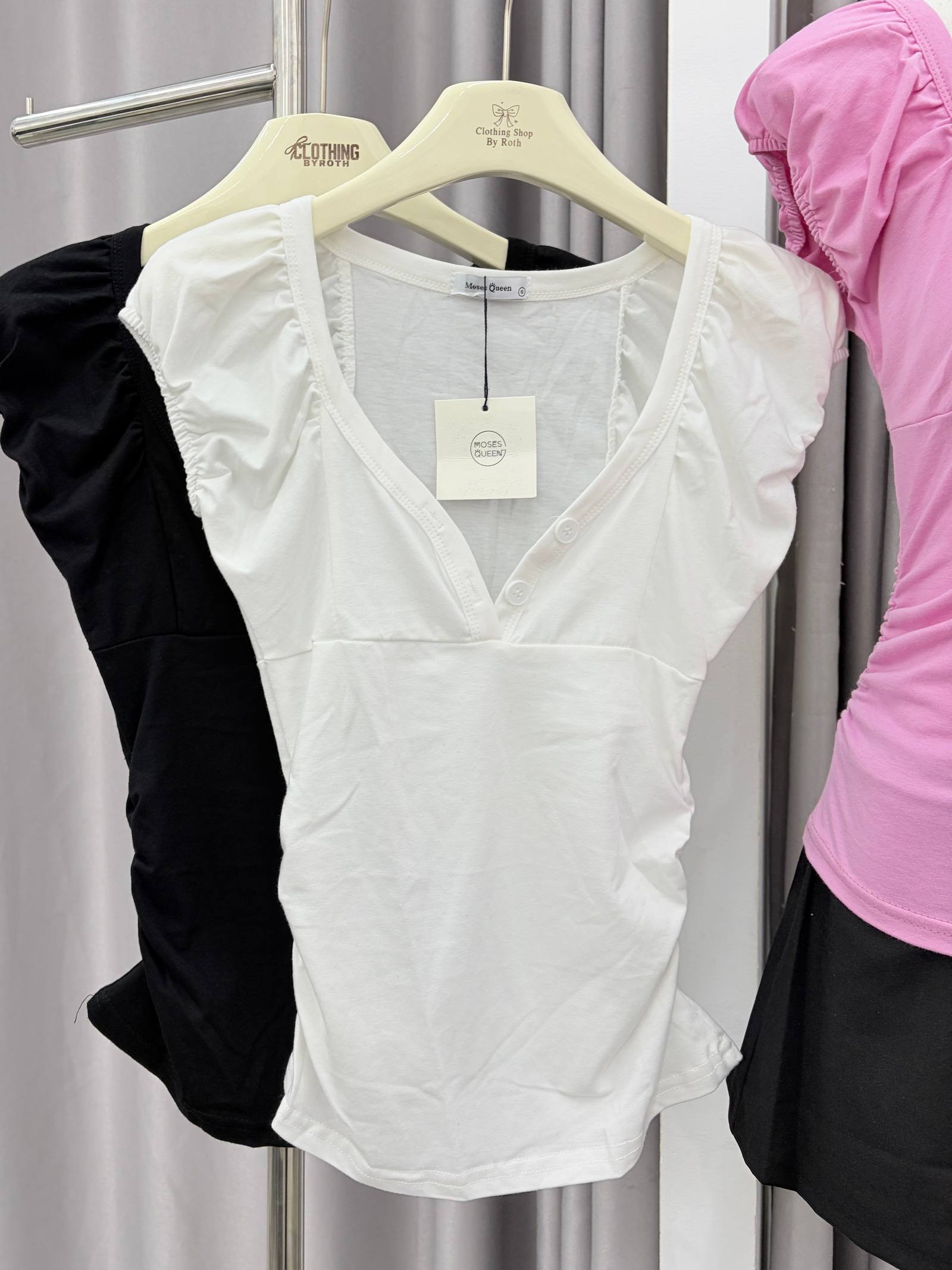 V-neck cute top