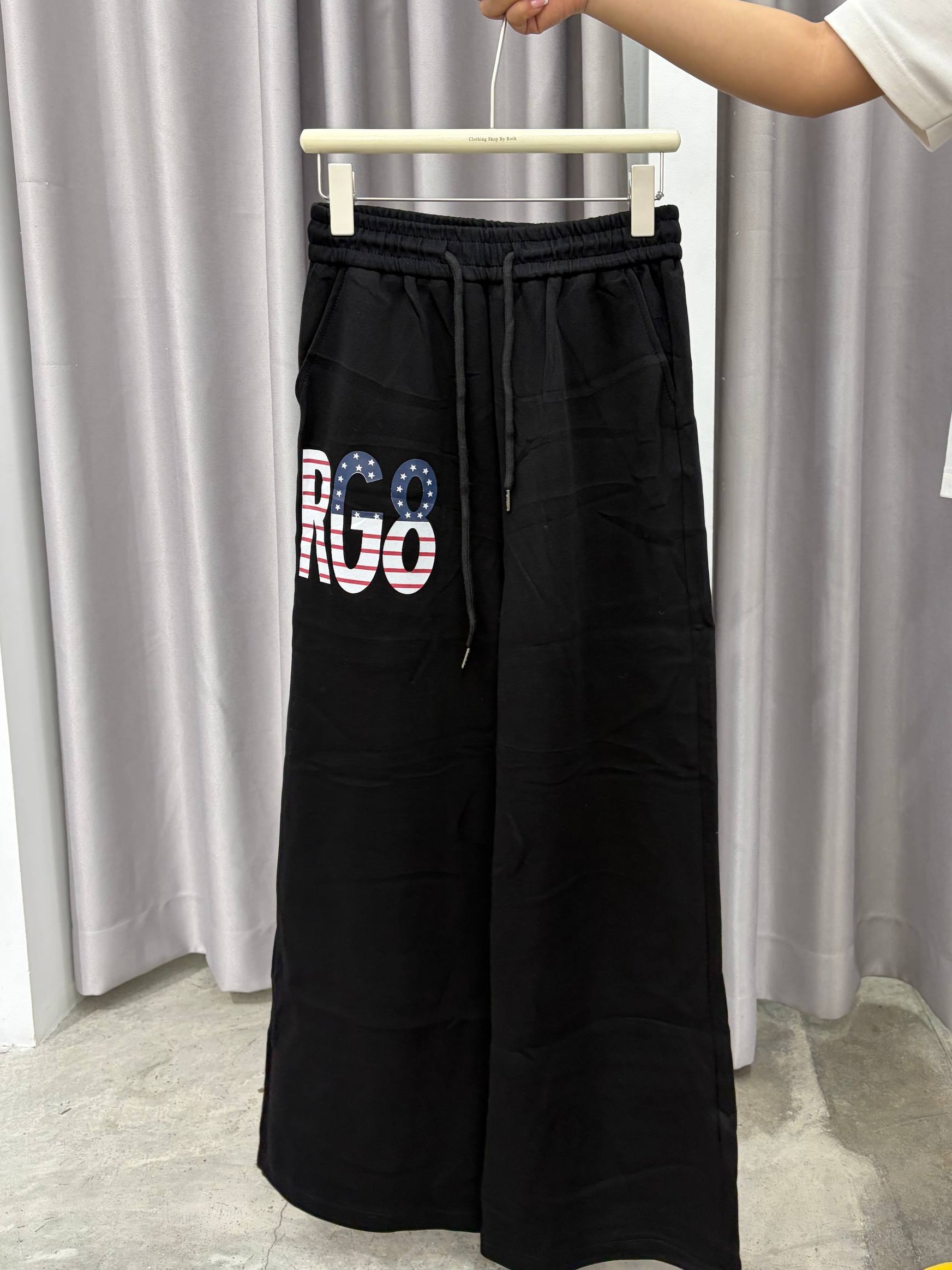Wide-leg graphic sweatpants