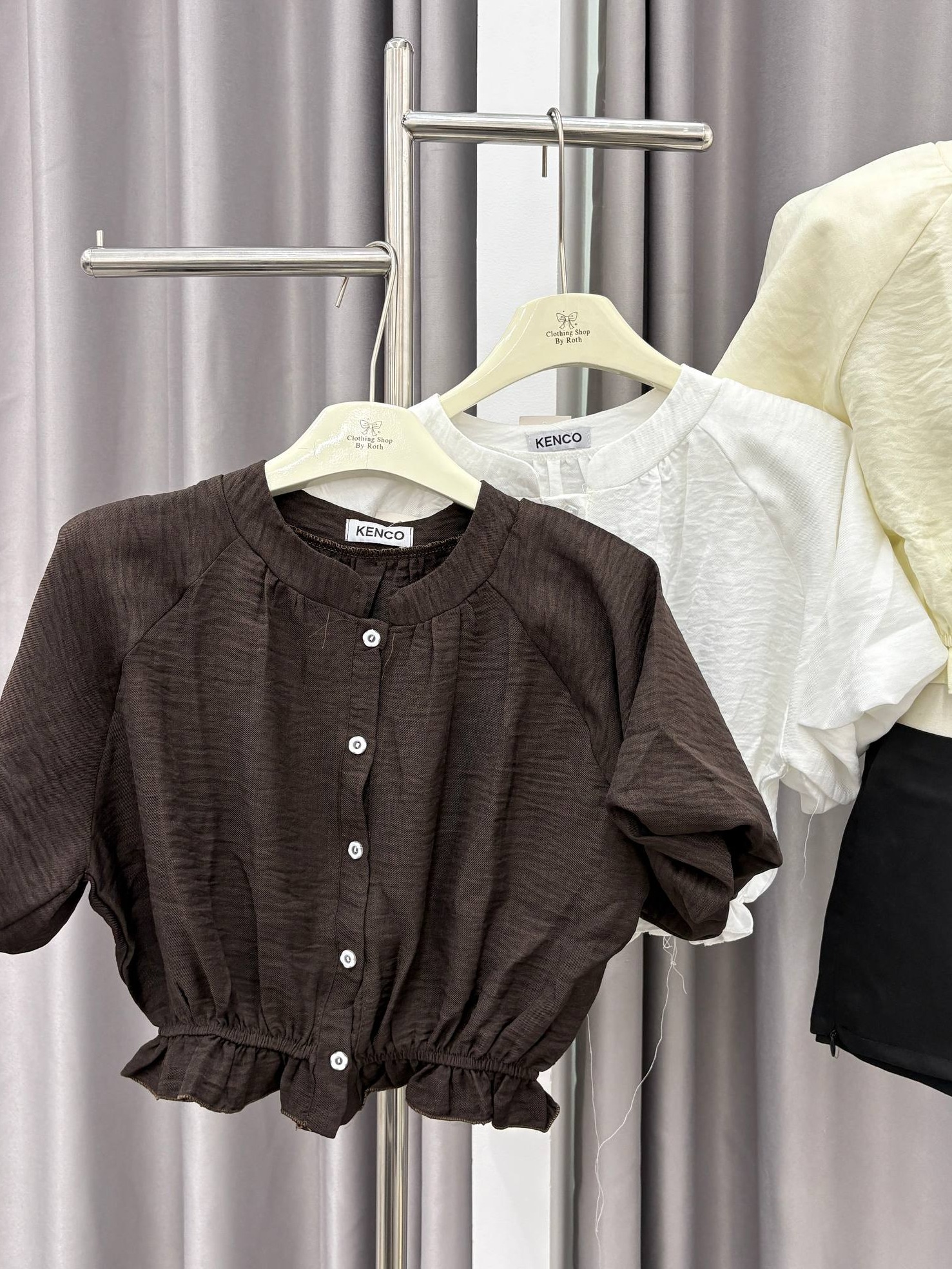 Crinkled button-front elastic-hem crop blouse