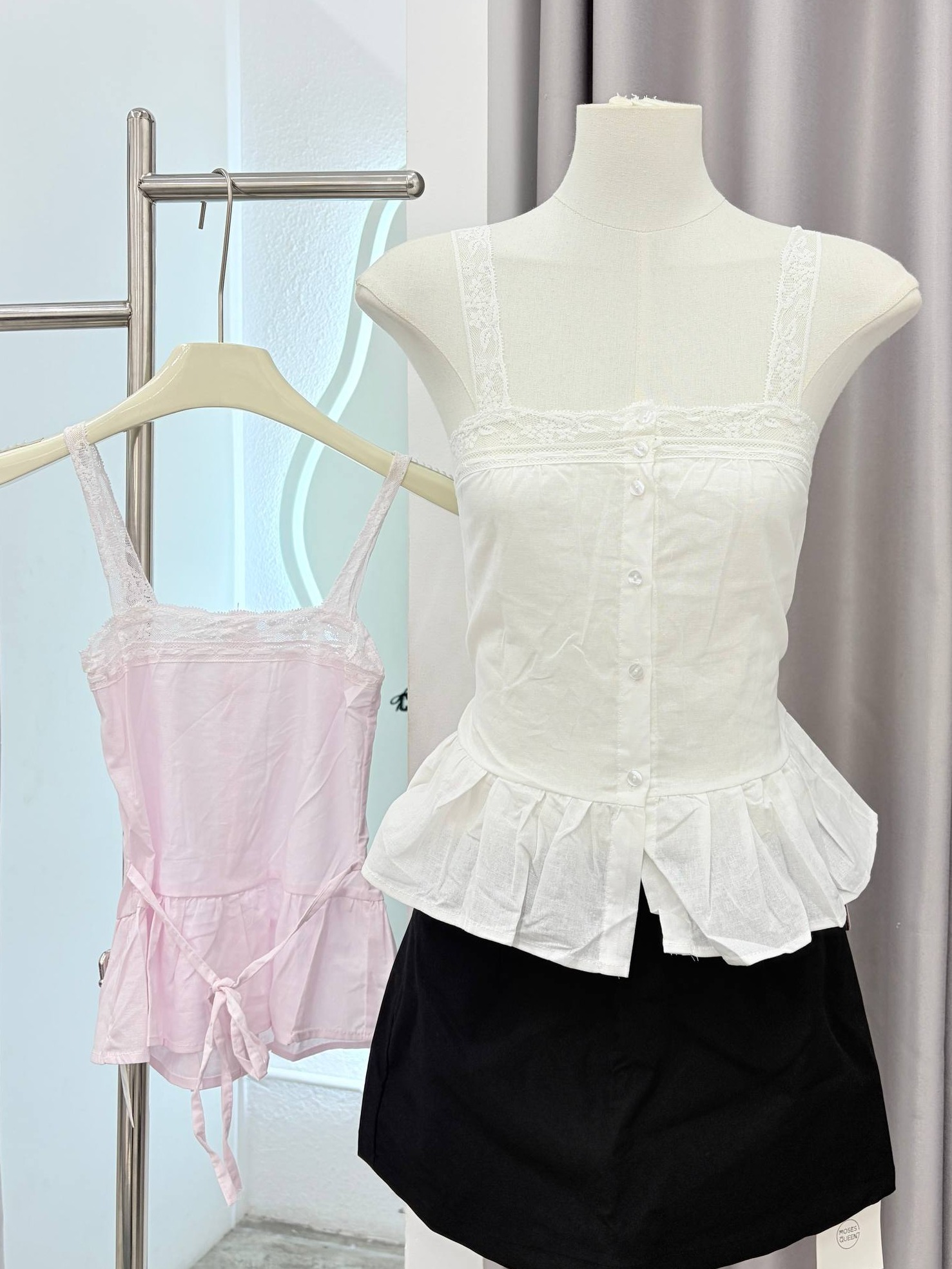 lace-trim peplum tank