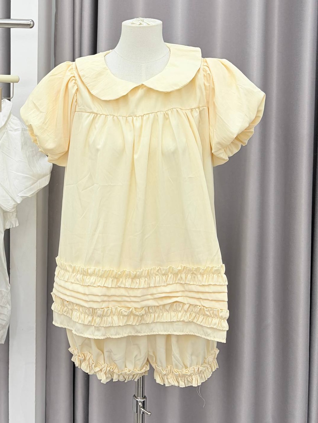 Peter Pan Collar Puff-Sleeve Tunic Top