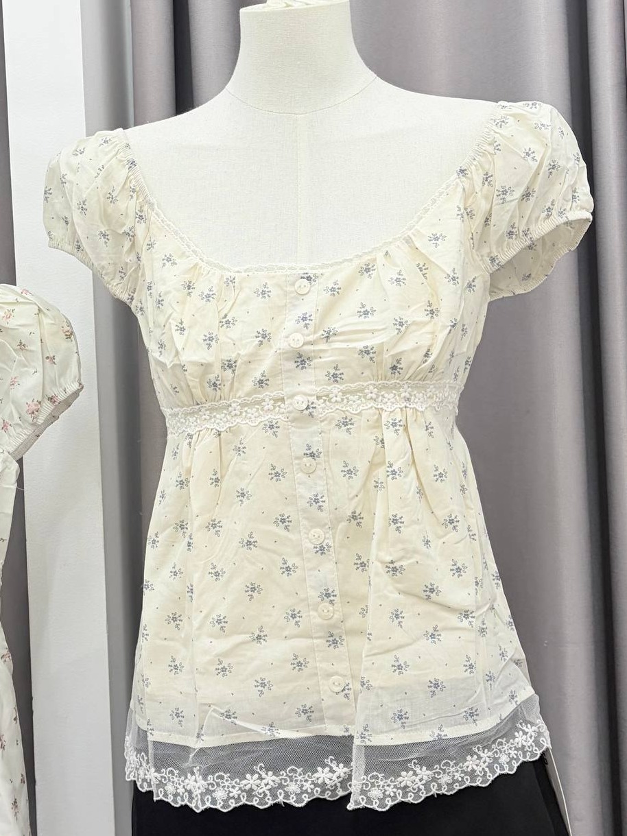 Floral lace-trim milkmaid button-front top