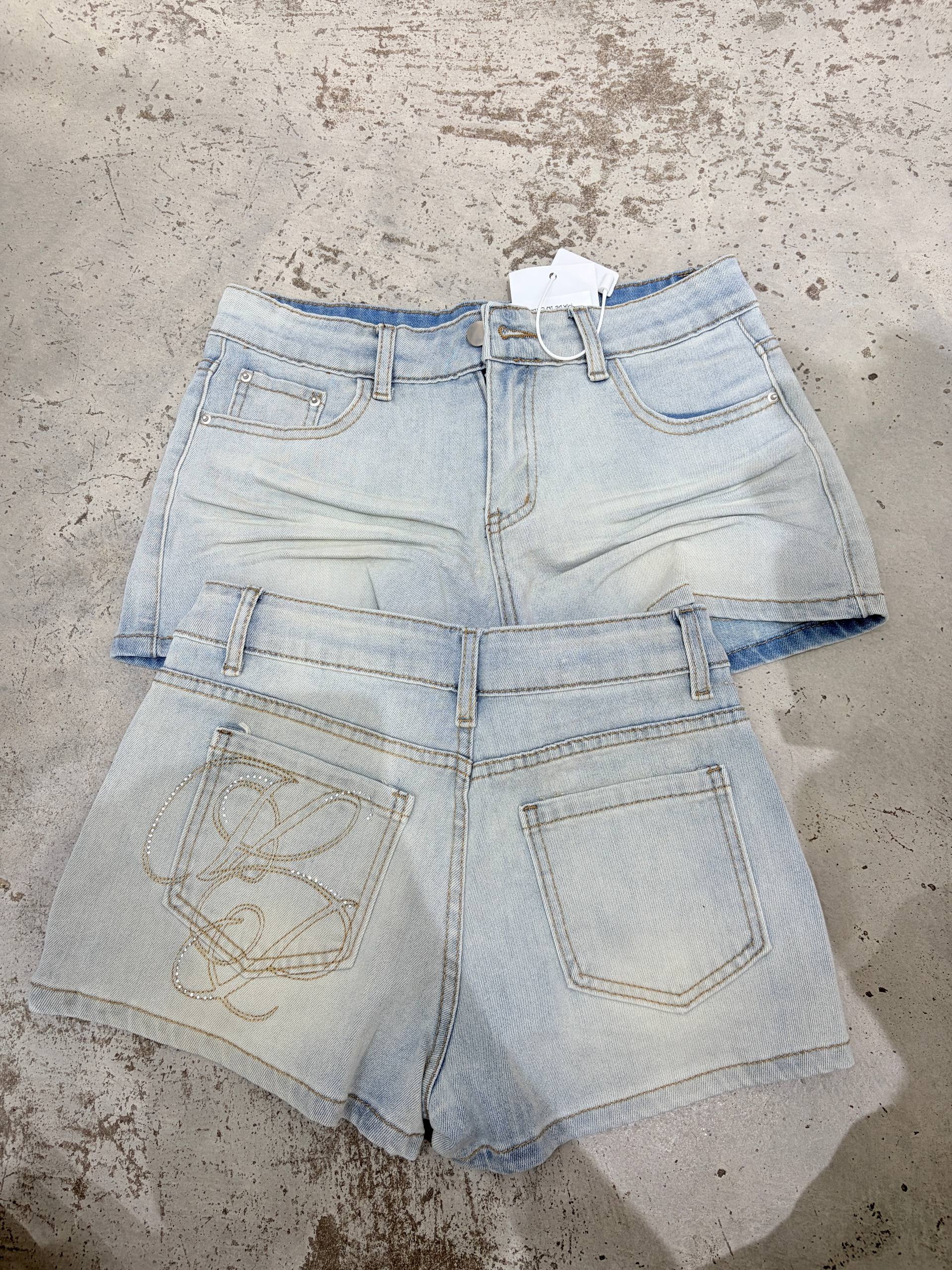 Short jeanss