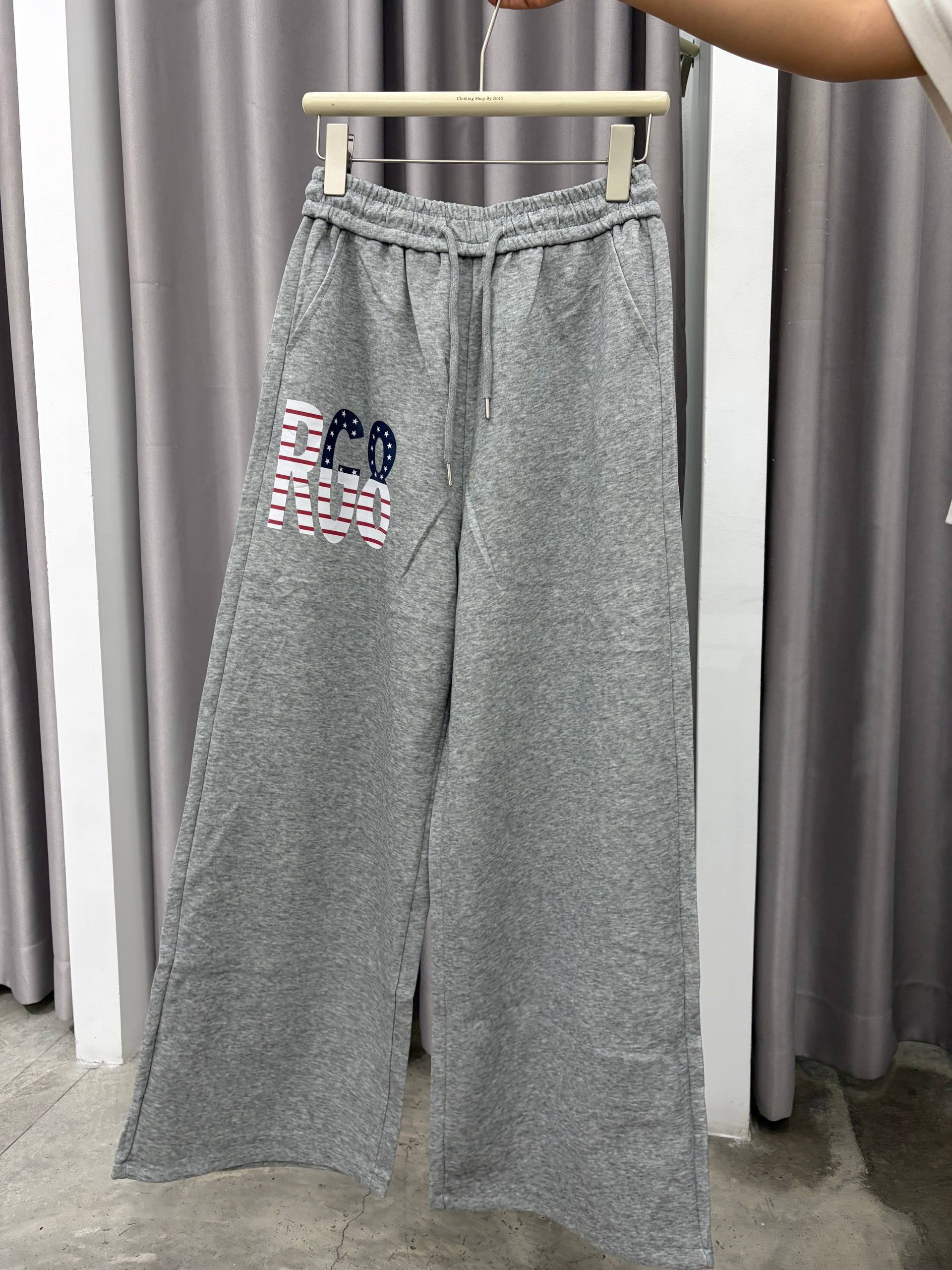 Wide-leg graphic sweatpants