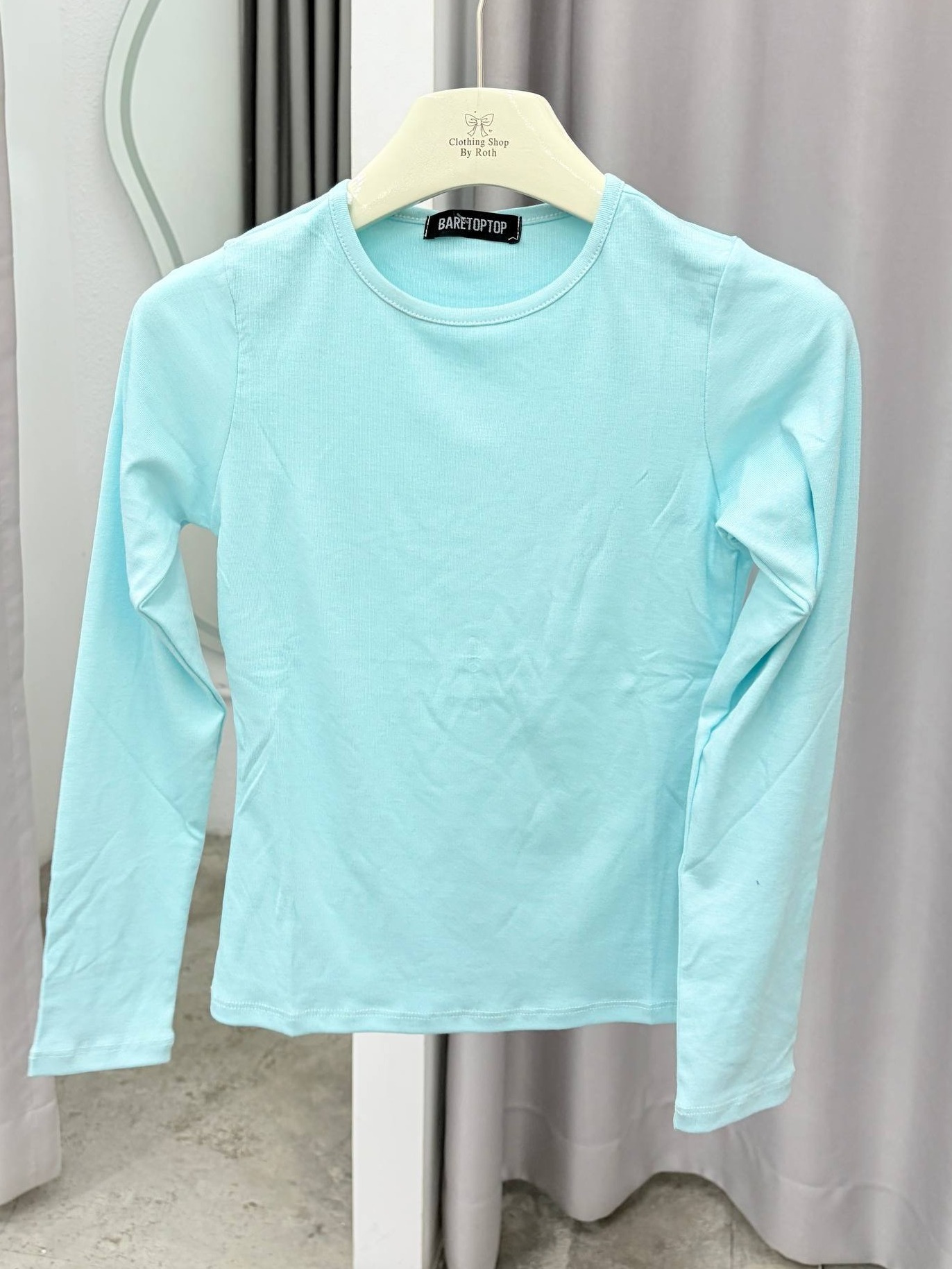 Fitted long-sleeve basic top