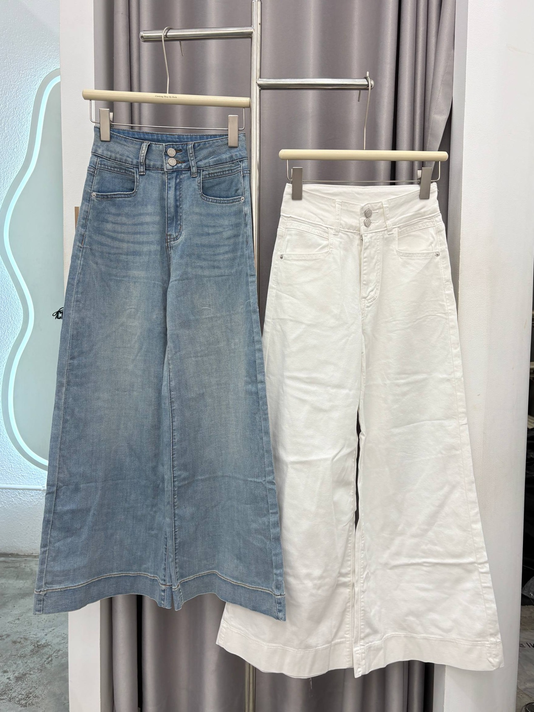 Double-button high-waisted wide-leg jeans