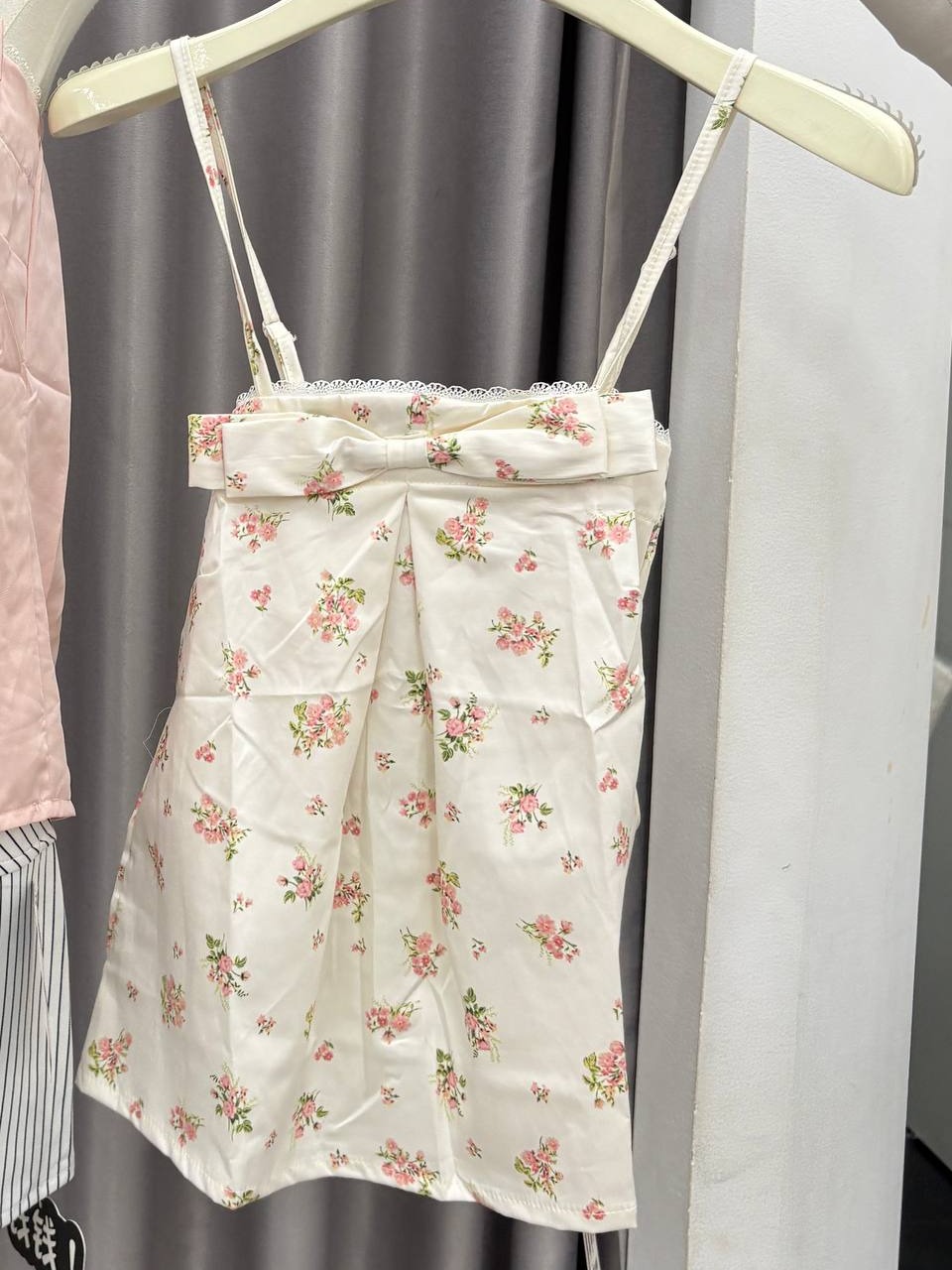 Bow-front pleat camisole top