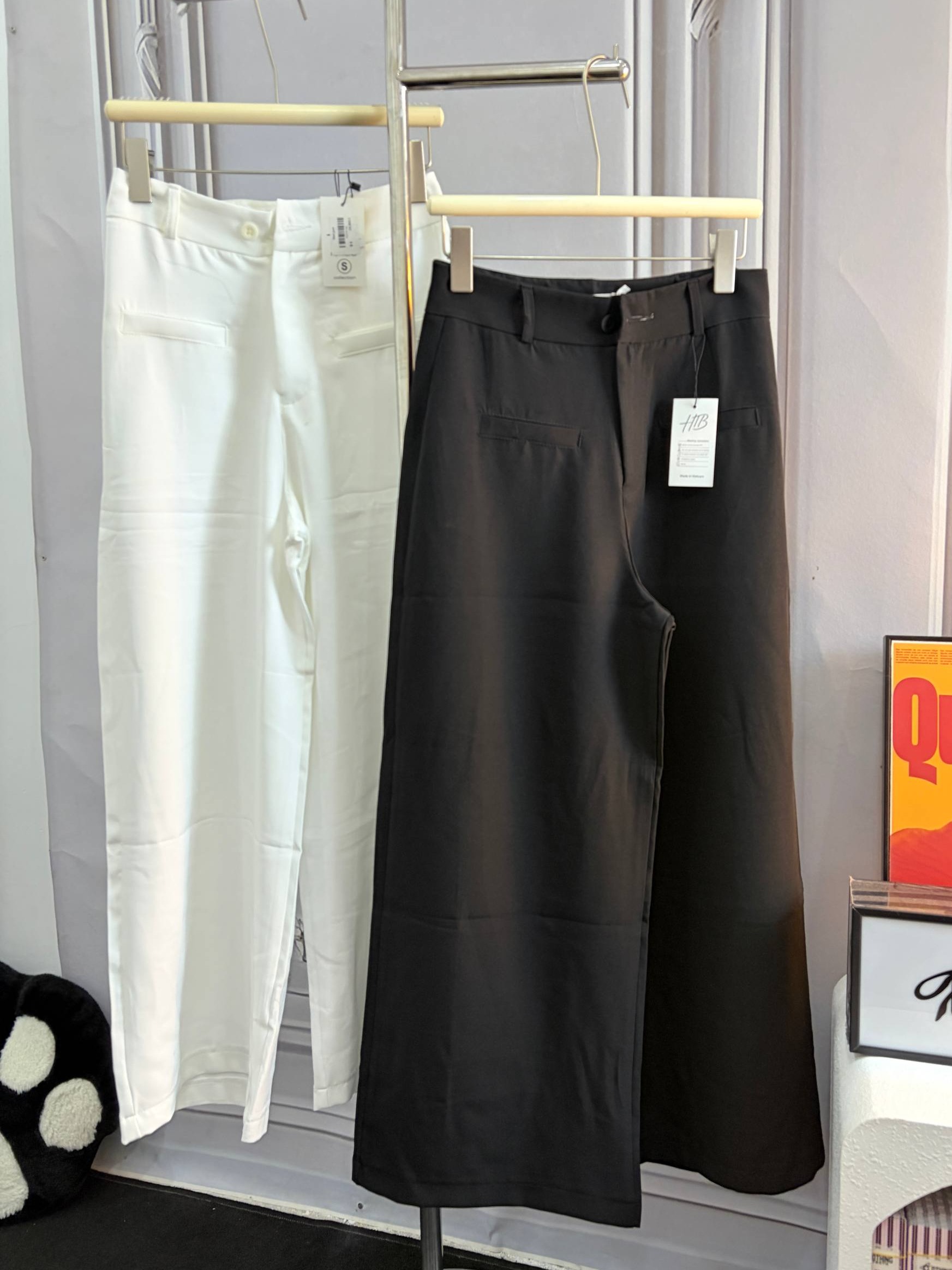 Tailored wide-leg dress pants