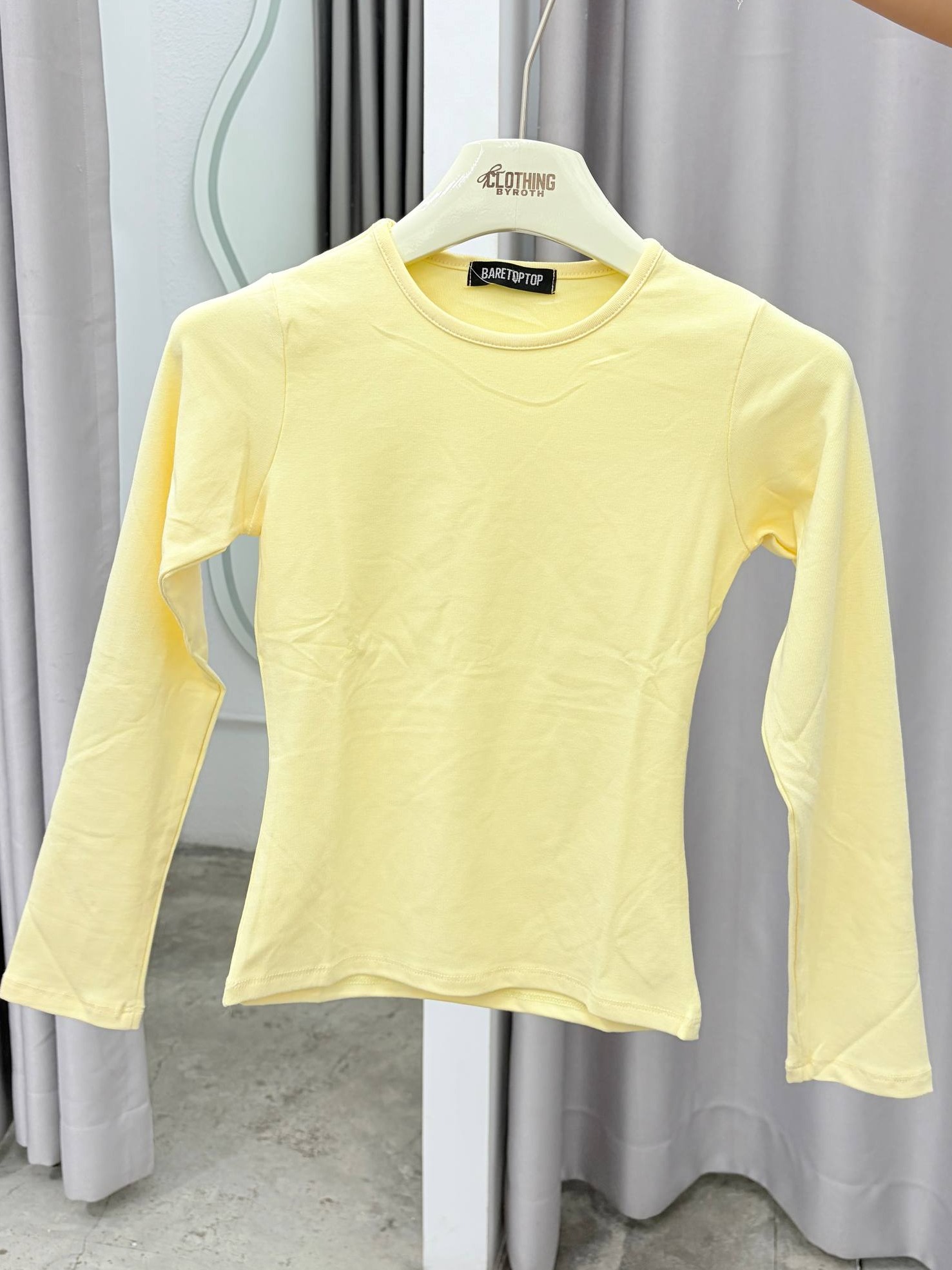 Fitted long-sleeve basic top