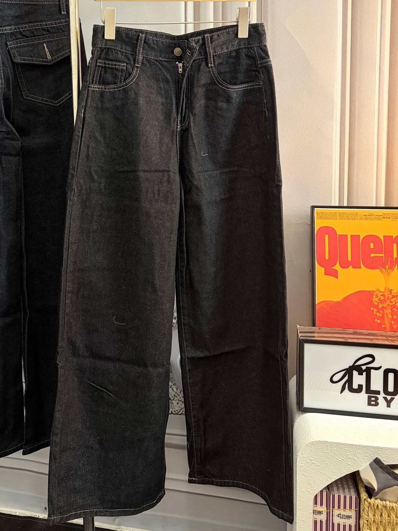 Flap-pocket dark wash baggy jeans