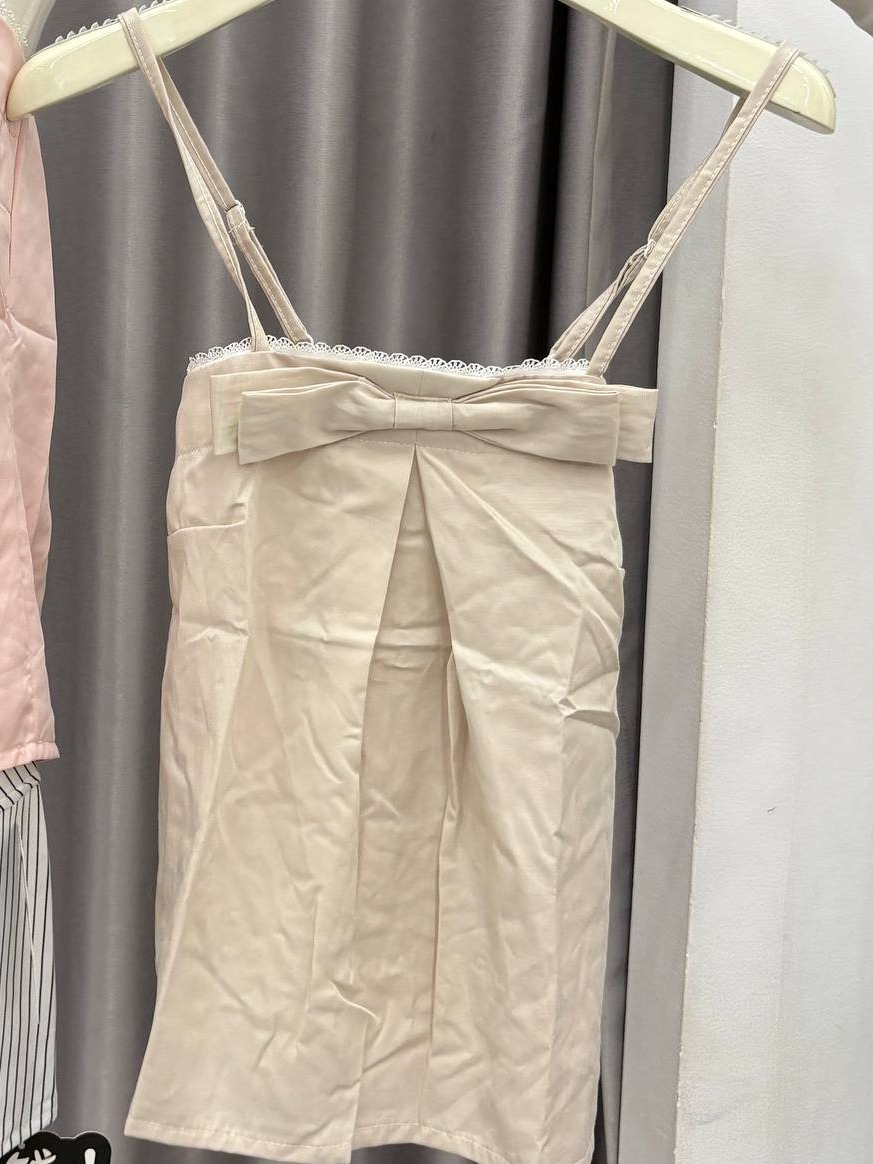 Bow-front pleat camisole top